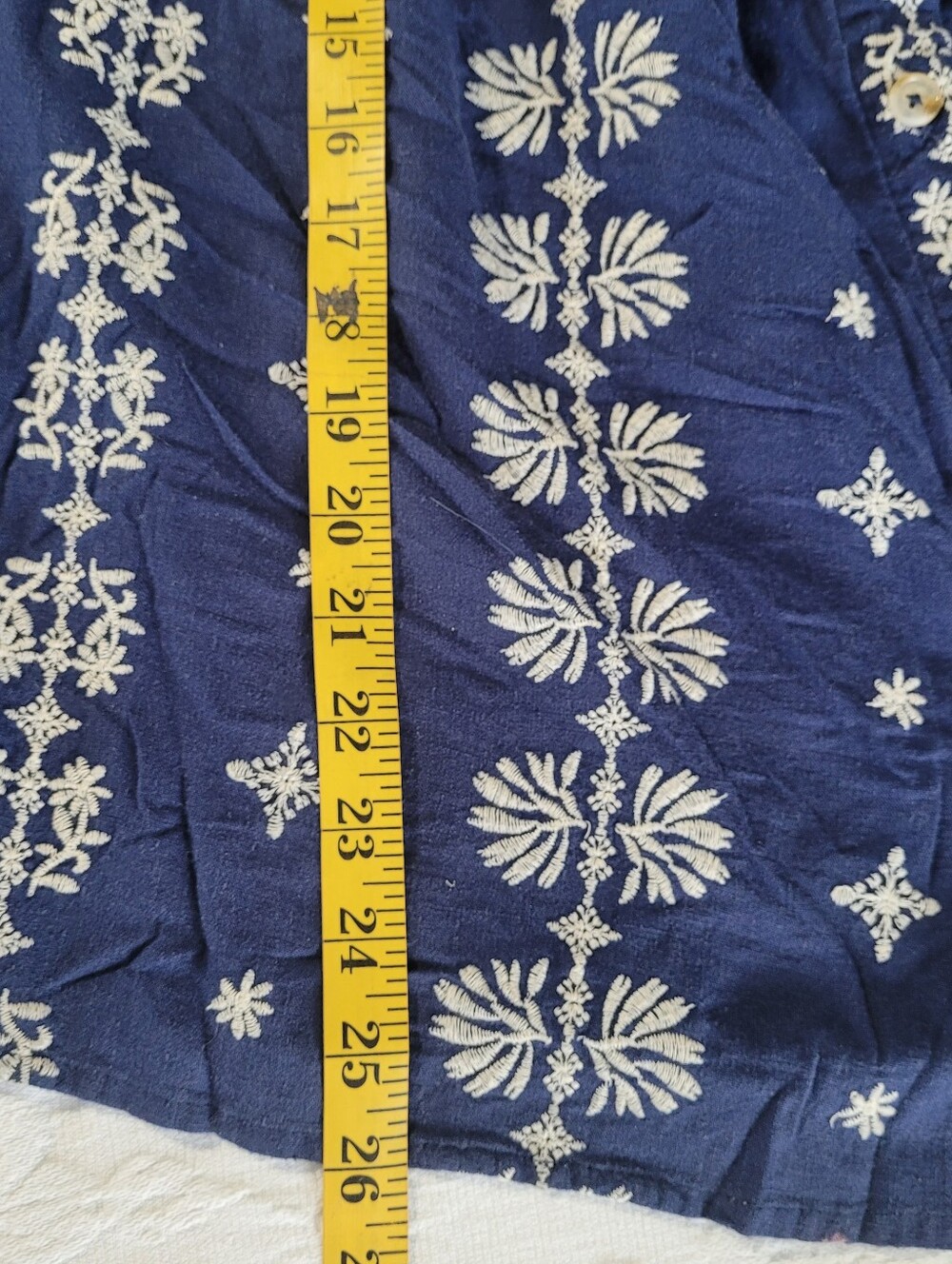 Torrid Navy Blue Crinckle Gauze Plus Size 2 Top with Yvory Floral Embroidery - Picture 9 of 9